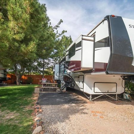 Outdoor Glamping Large 5Th Wheel Setup Ok4A Apartment Moab Exterior photo