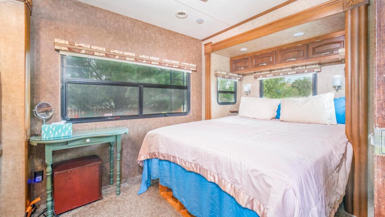 Outdoor Glamping Large 5Th Wheel Setup Ok4A Apartment Moab Exterior photo
